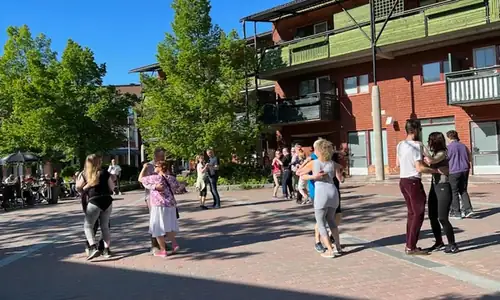 City Dances at Malminkartano Puustellinaukio