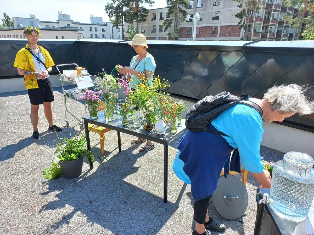 Vuxnas gårdfredagar — Lippulaivan kirjasto, Espoo