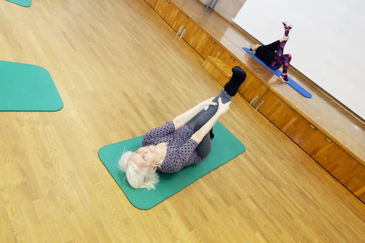 Stretching and Mobility Exercises — Kustaankartanon seniorikeskus, palvelukeskuksen toiminta, Helsinki
