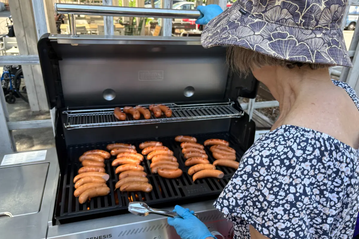 Grill Heating Up! — Laajasalon palvelutalo/Palvelukeskus, Helsinki