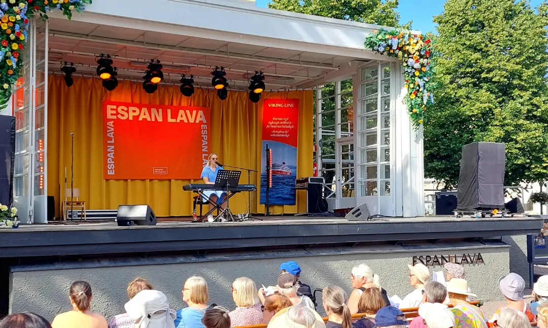 Sulasol: yhteislaulutuokio — Espan lava, Helsinki