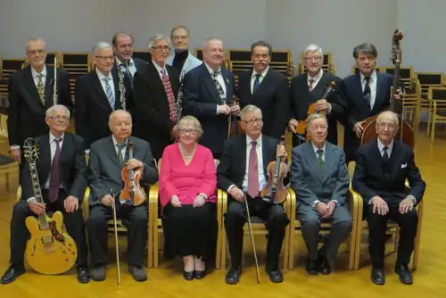 Juhannusjuhla esiintyjänä Kalliolan Viihdeorkesteri