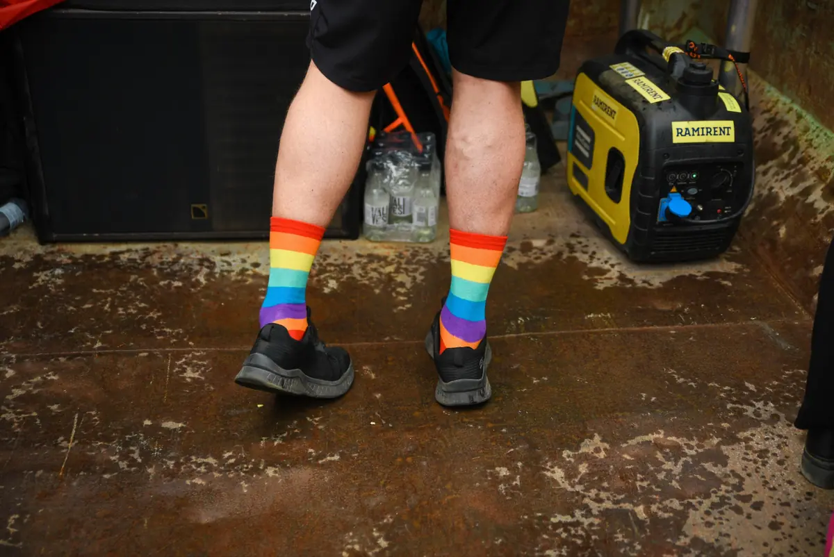Pride kirjastolla: Nuorten kyltti- ja tuunaustyöpaja — Myllypuron kirjasto, Helsinki