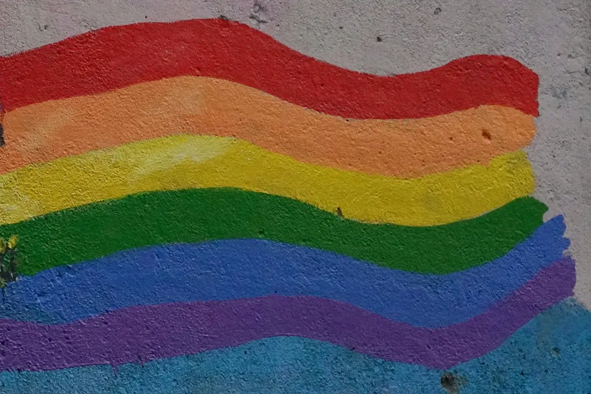 Graffiti & katutaide workshop: Pride-rekan maalaus — Caisa, Helsinki