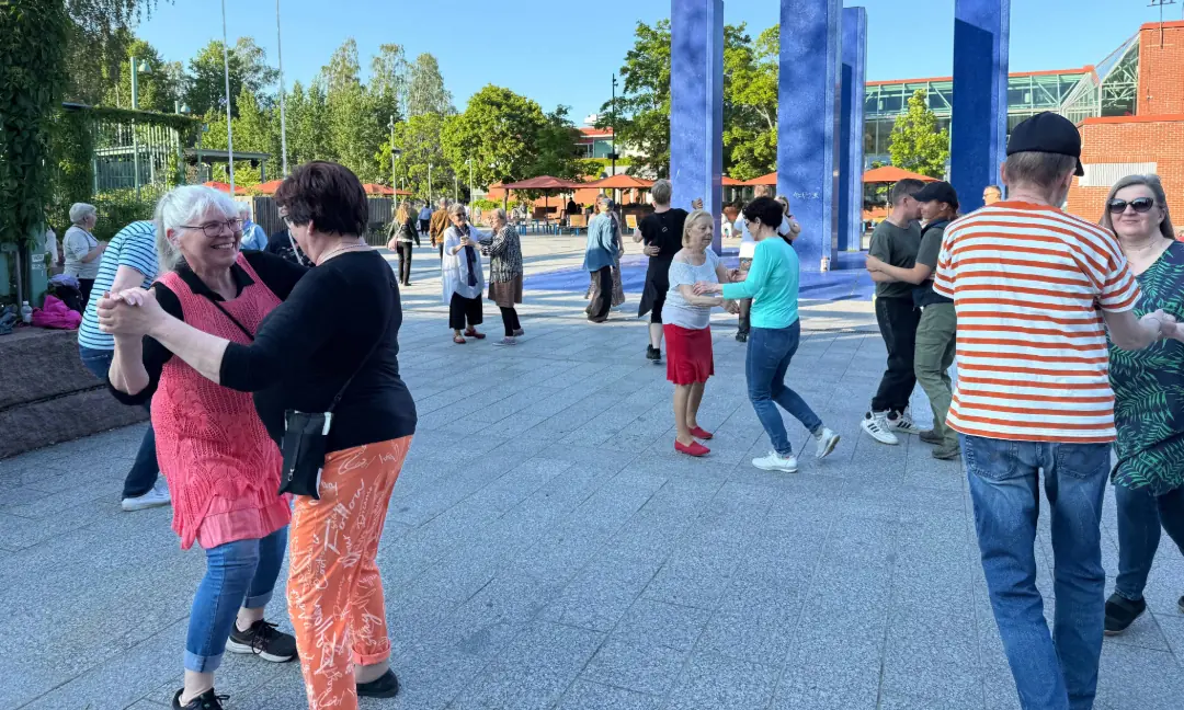 Городские танцы - по средам 17.30-18.15 — Stoa, Хельсинки