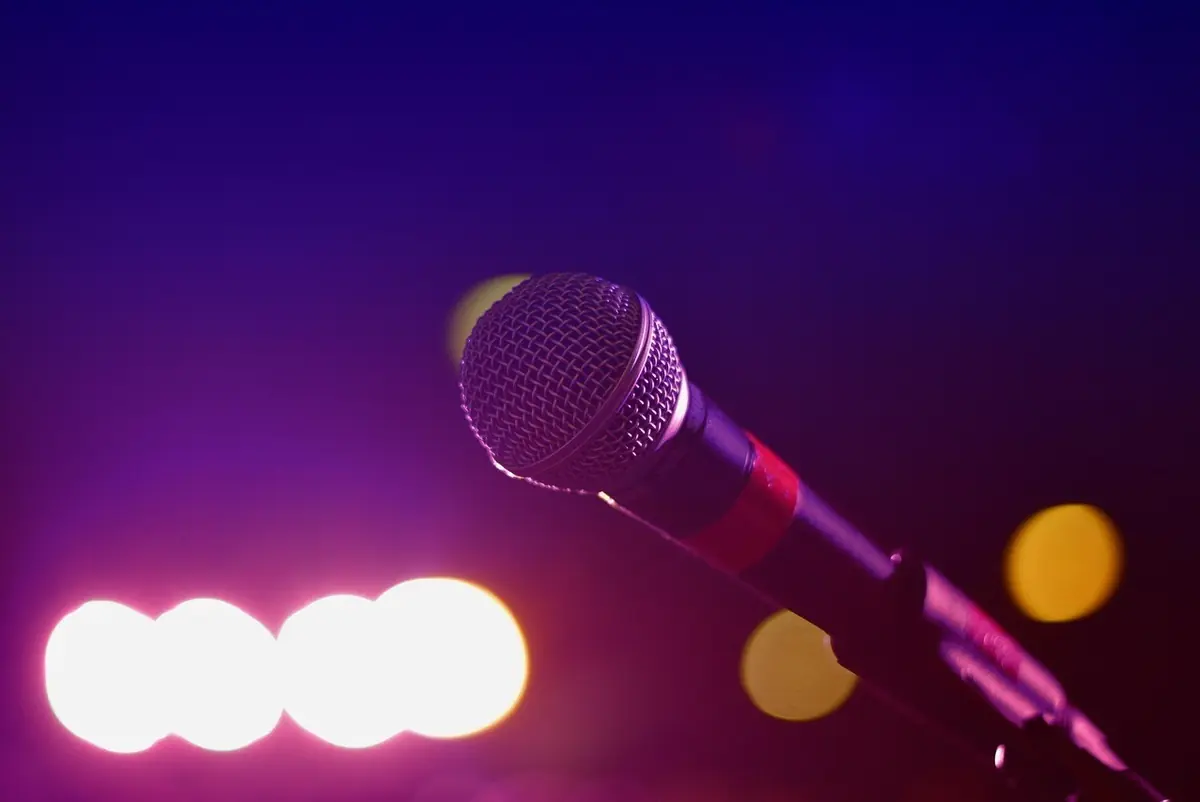 Fredagskaraoke — Roihuvuoren seniorikeskus, Helsingfors