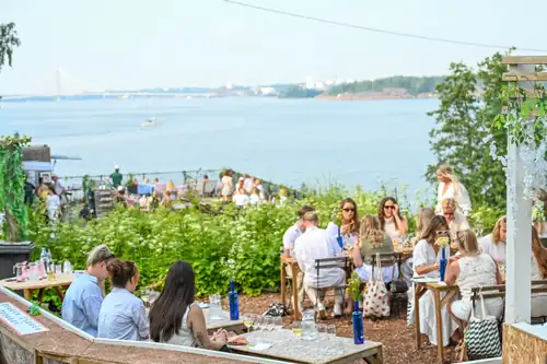 Maritim Helsinki: Vinkväll på Vallisaari