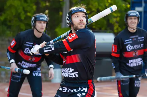 Puna-Mustat - Jyväskylän Kiri