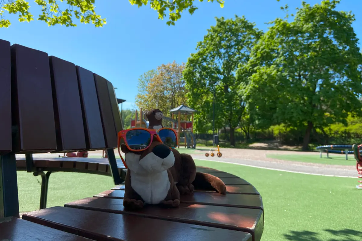 Värien maailma — Leikkipuisto Pihlajisto, Helsinki