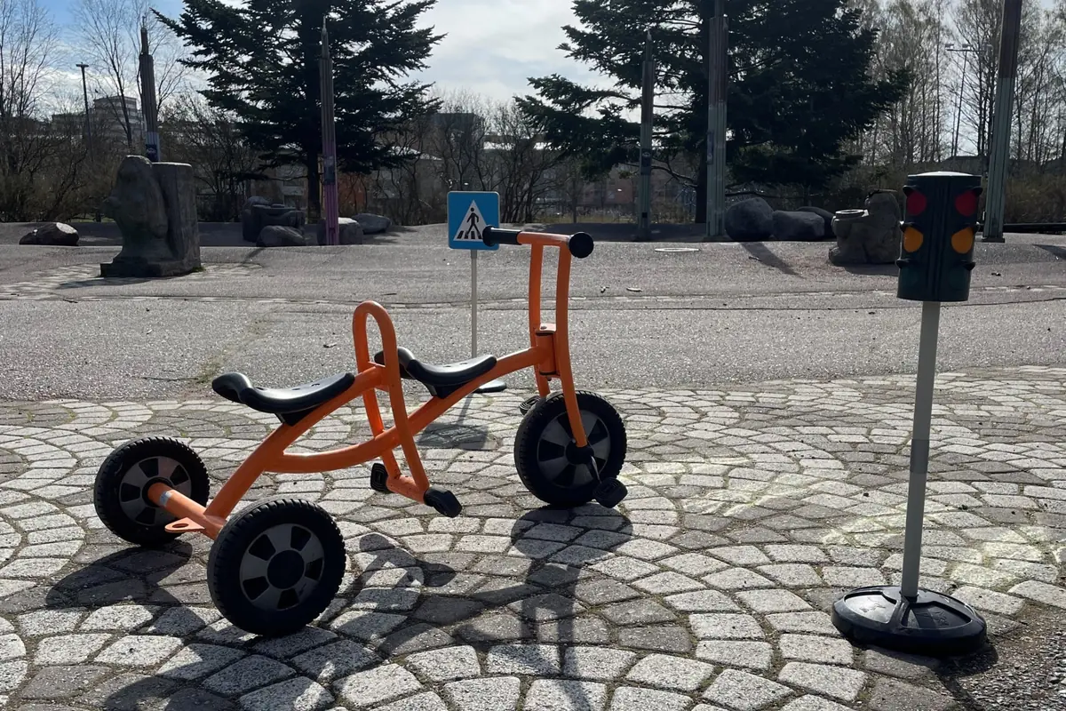Moporalli pienille — Leikkipuisto Kannelmäki, Helsinki