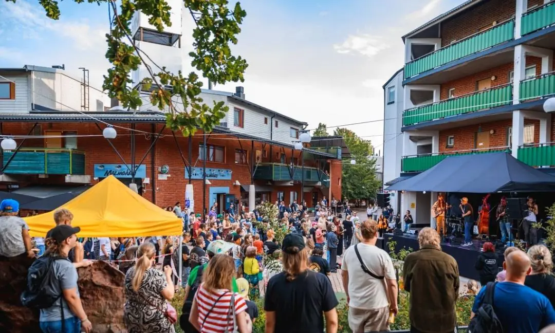 Maltsun musailta — Malminkartanonaukio, Helsinki