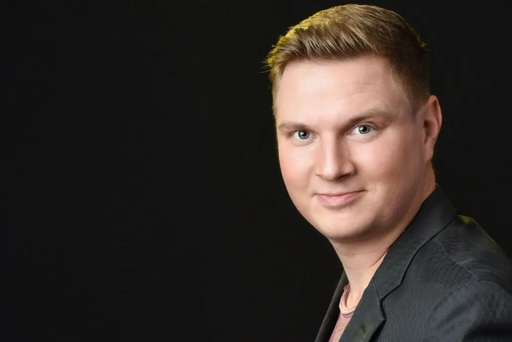 Tangokungen Jukka Hallikainen på konsert! — Roihuvuoren seniorikeskus, Helsinki