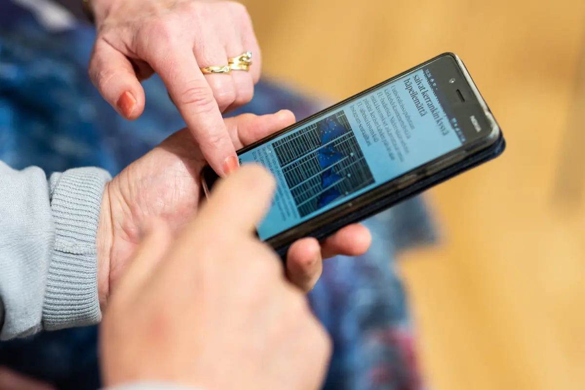 Digital veiledning fra senior til senior — Itäkeskuksen kirjasto, Helsinki