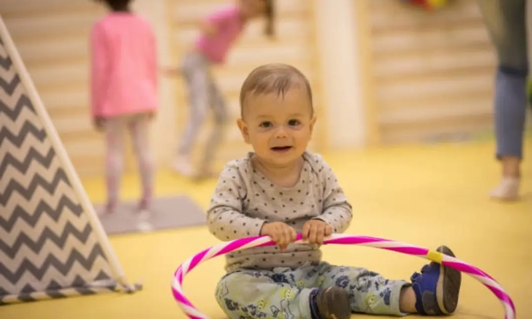 Sirkuskurs for småbarnsfamilier - Eventyrene fortsetter! — Stoa, Helsinki