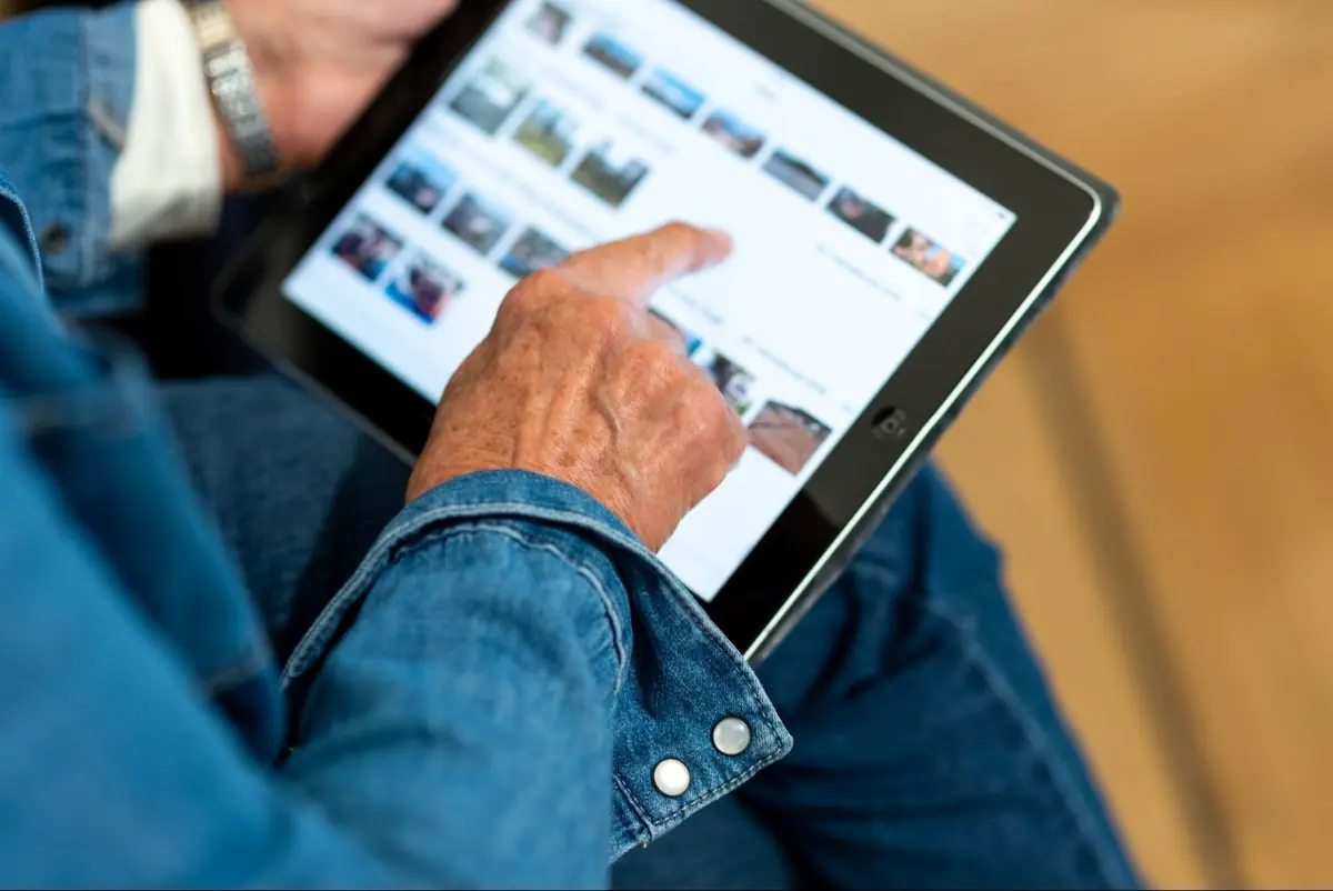 Digital Guidance from Senior to Senior - Enter ry — Suutarilan kirjasto, Helsinki