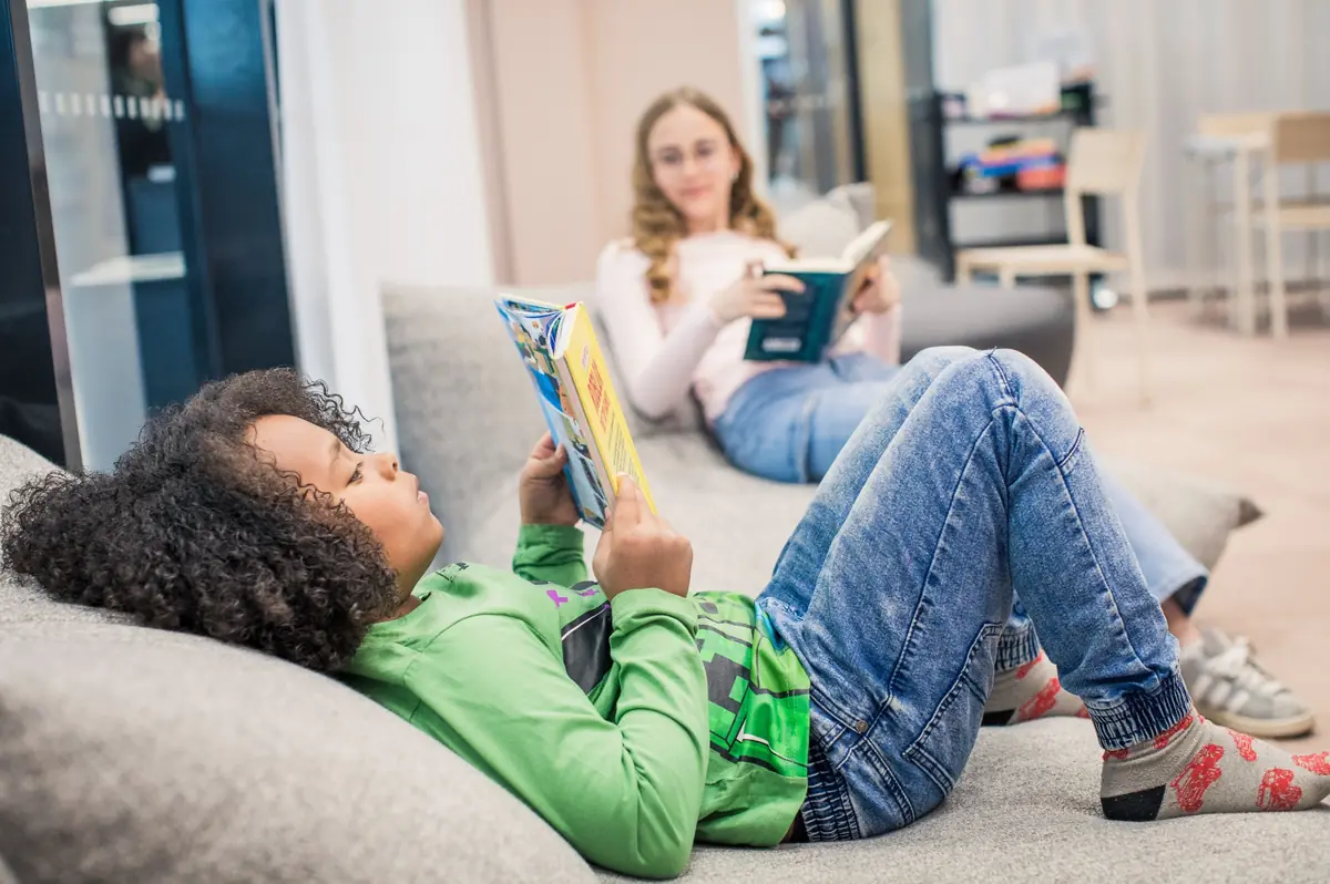 Shared Reading Hour for Primary School Children — Myyrmäen kirjasto, Vantaa