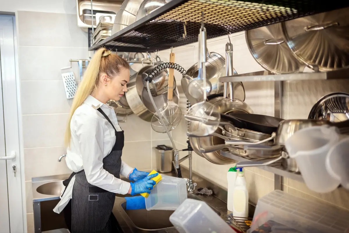 Short Course for Kitchen and Cleaning Staff — Helsingin työllisyyspalvelut, Kampin toimipiste, Helsinki
