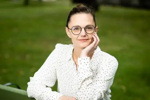 Mona Mannevuo som forfattergjest
