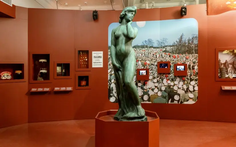 Opastettu kierros Helsinki-näyttelyssä — Helsingin kaupunginmuseo, Helsinki