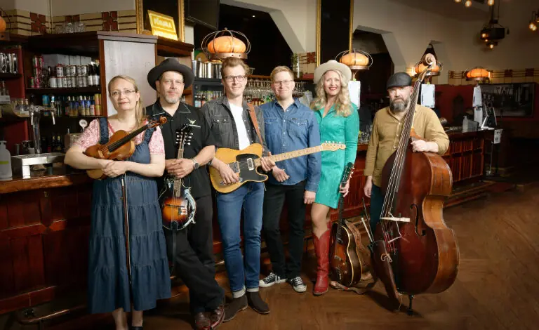 Hilland Playboys, Jakob & Minna — Pensselitehdas, Porvoo
