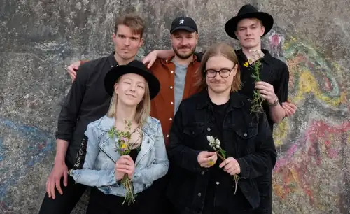 Kerubi Underground: Myy Anderson, Vihreä maa, VARIS