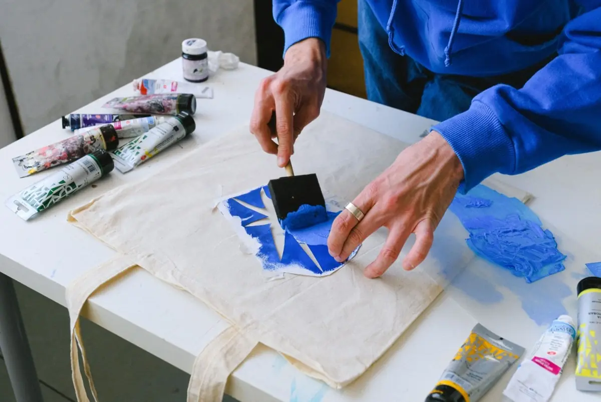 Craft Thursday: Stencils — Stadin yhteisötalo Saunabaari, Helsinki