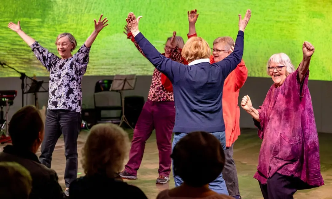 Teatteri ILMI Ö's TaideLiikutus - Community Theatre for Seniors — Pikkusali, Vuotalo, Helsinki