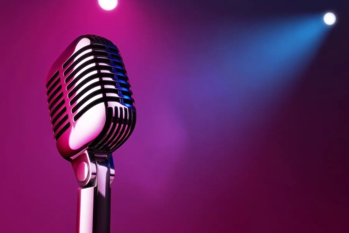 🎤💃 KARAOKETANSSIT - mikkiin tai parketille 🕺🎶 — Kontulan seniorikeskus/Palvelukeskus, Helsinki