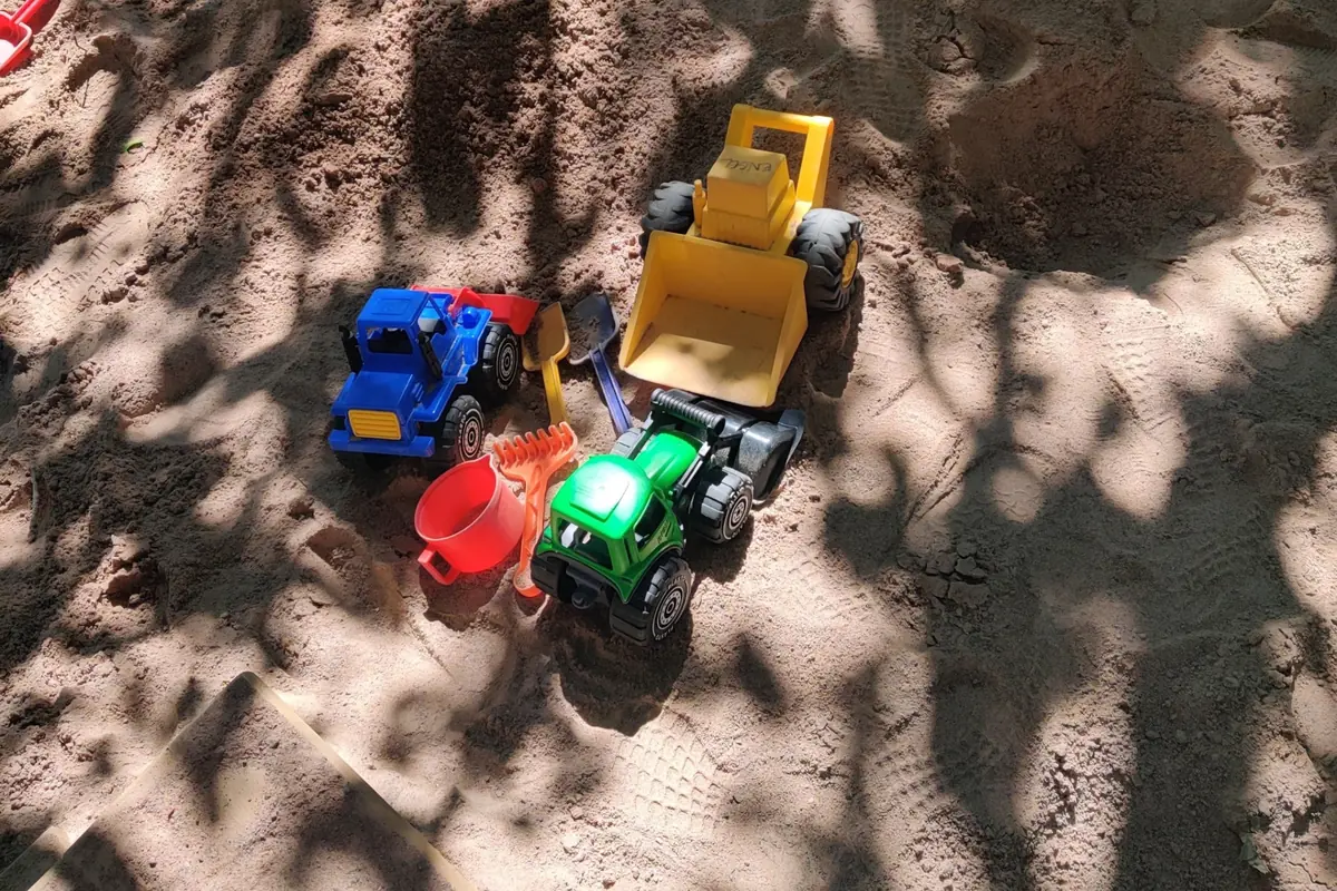 Yard Play — Leikkipuisto Vähätupa, Helsinki