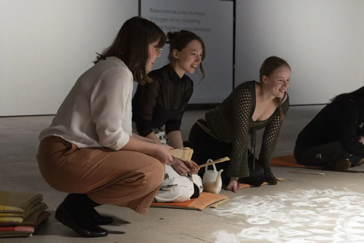 Öppen konstverkstad: Saltmandala — EMMA - Espoon modernin taiteen museo, Esbo