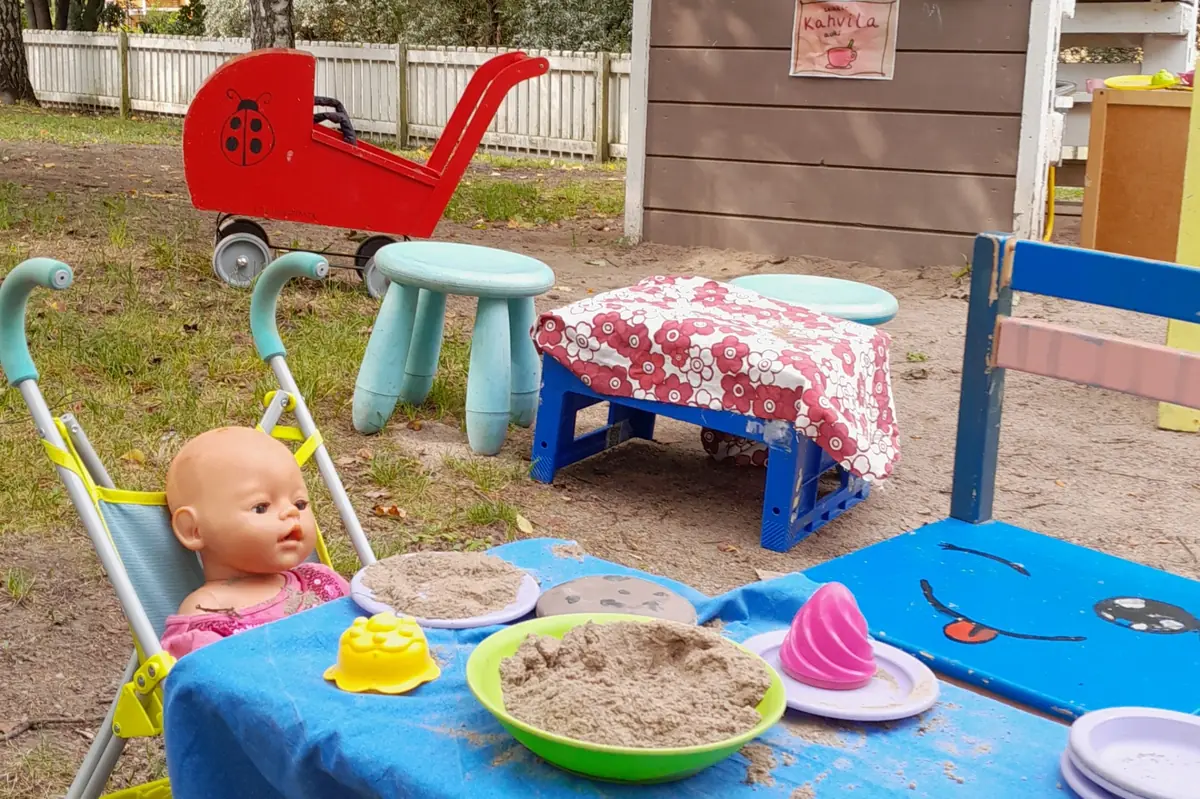 Leikkivinkki: Tunnepolku — Leikkipuisto Pihlajisto, Helsinki