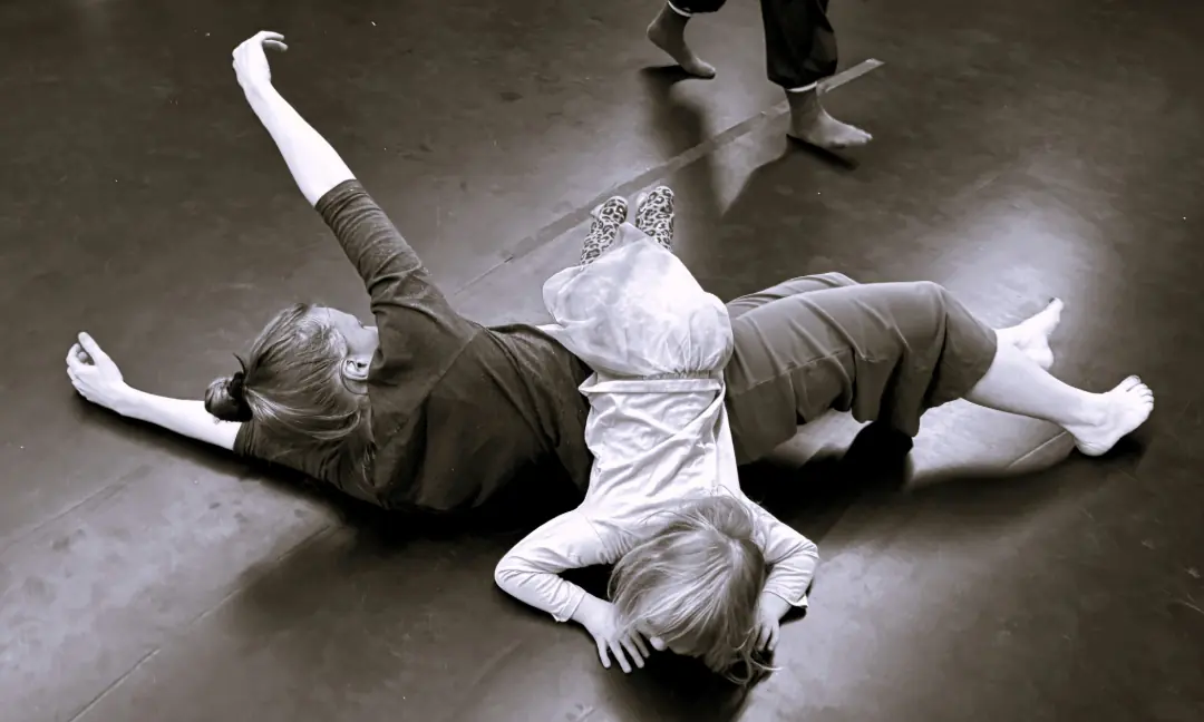Dance and Nature Workshops - for 5-8-year-olds and their accompanying adults — Vuotalon Pikkusali ja Vuosaaren alueen lähimetsät, Helsinki