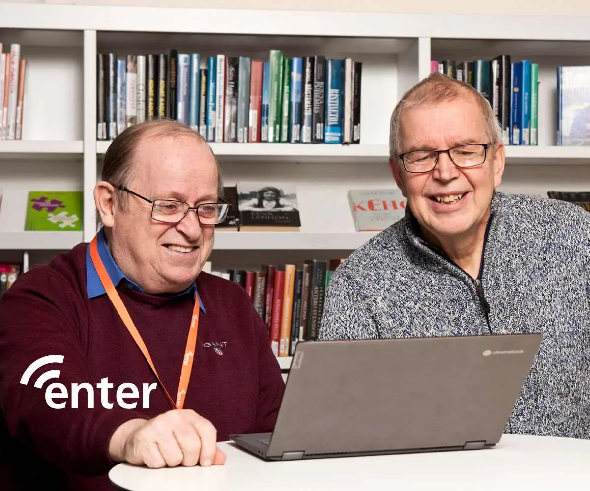 Digiopastusta seniorilta seniorille Tapiolan kirjastossa — Tapiolan kirjasto, Espoo