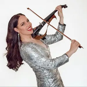 Lotta Marie Violinist — Oitbackan Kartano, Oitmäki