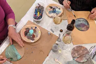 Kunstverksted for voksne: Komposisjon med blandet teknikk gjennom tegning og maling