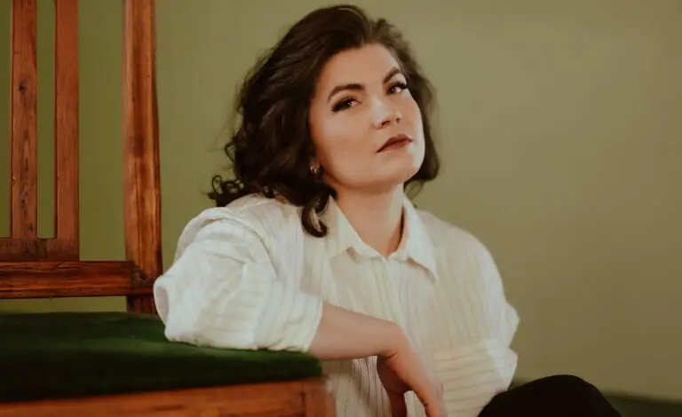 Suvi Teräsniska - Something Old, Something New — Raahesali, Raahe