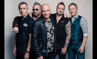 Black Devils feat. Ile Kallio & Janne Louhivuori (Hurriganes Show)