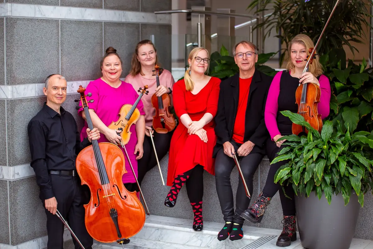 Salon Classics - "To Friends, with Love" — ylöjärven museo, Nokia