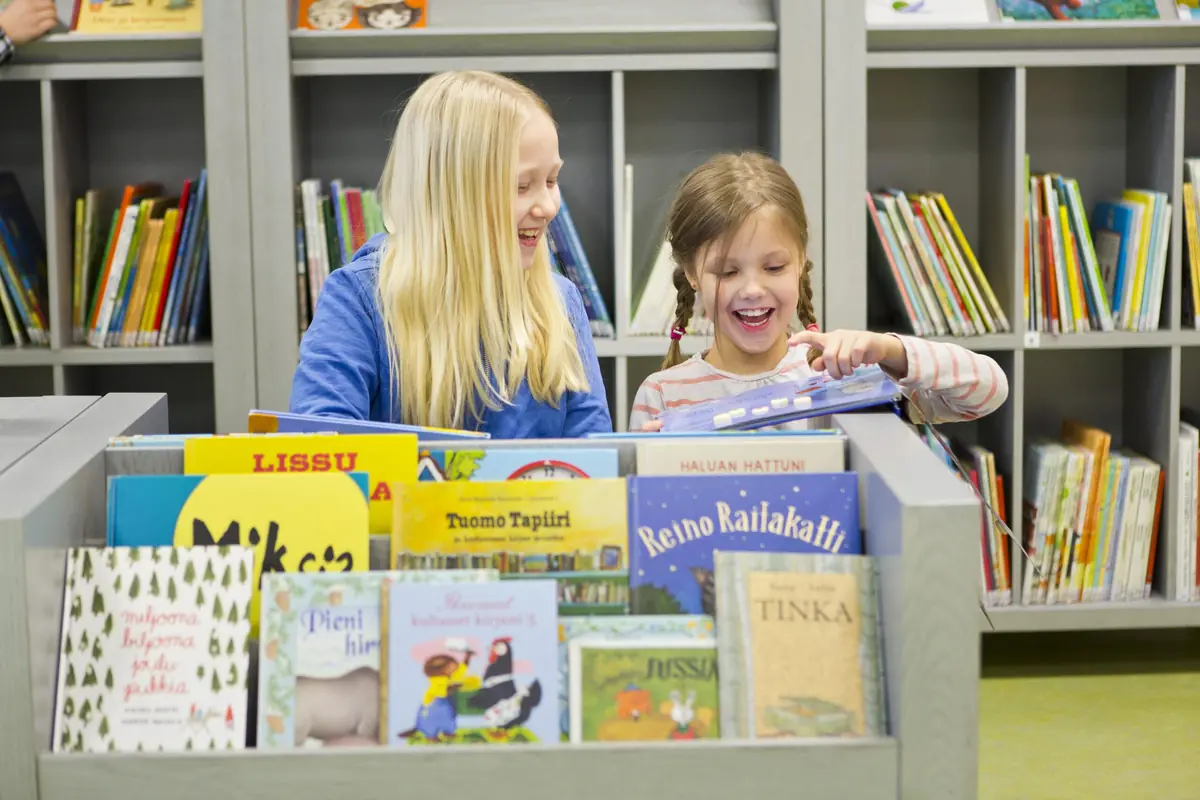 Story Time at Nuoliala Library — Nuolialan kirjasto, Nuoliala-keskus, Pirkkala